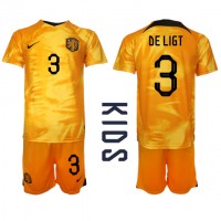 Nederländerna Matthijs de Ligt #3 Replika babykläder Hemmaställ Barn VM 2022 Kortärmad (+ korta byxor)